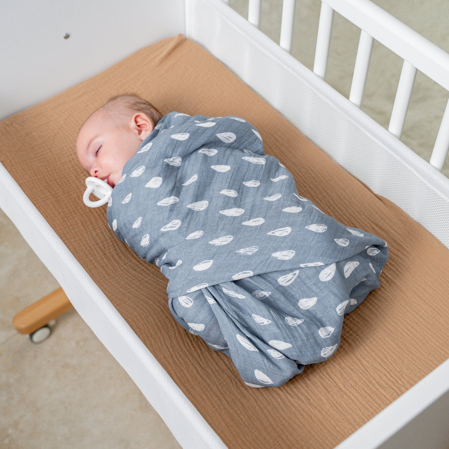Muslin Swaddle Blanket, 1 Pack - Blue Raindrops