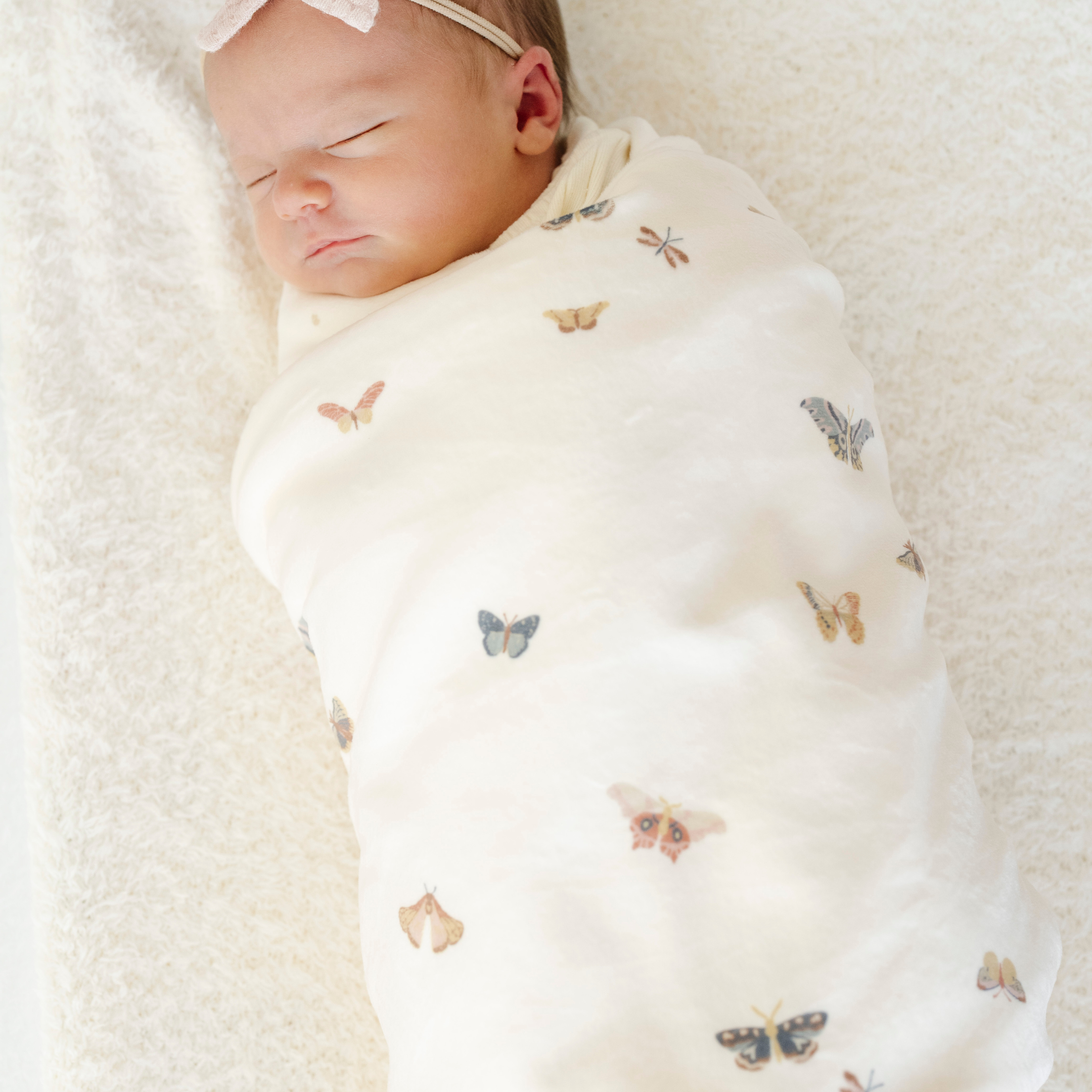 MINKY STRETCH LUXE SWADDLE/BLANKET | Saranoni - additional view