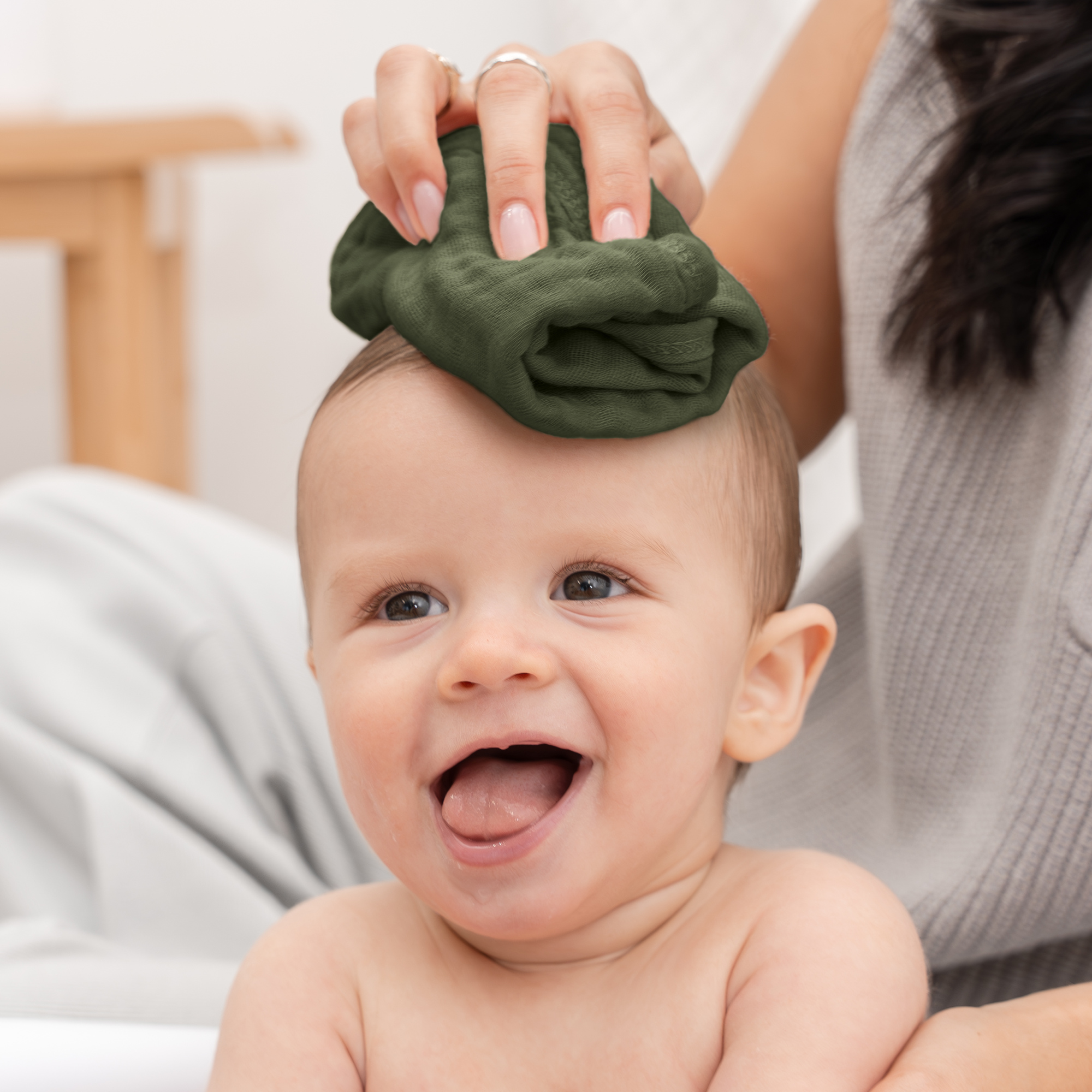 Muslin Washcloths in Kelp | Comfy Cubs - additional view