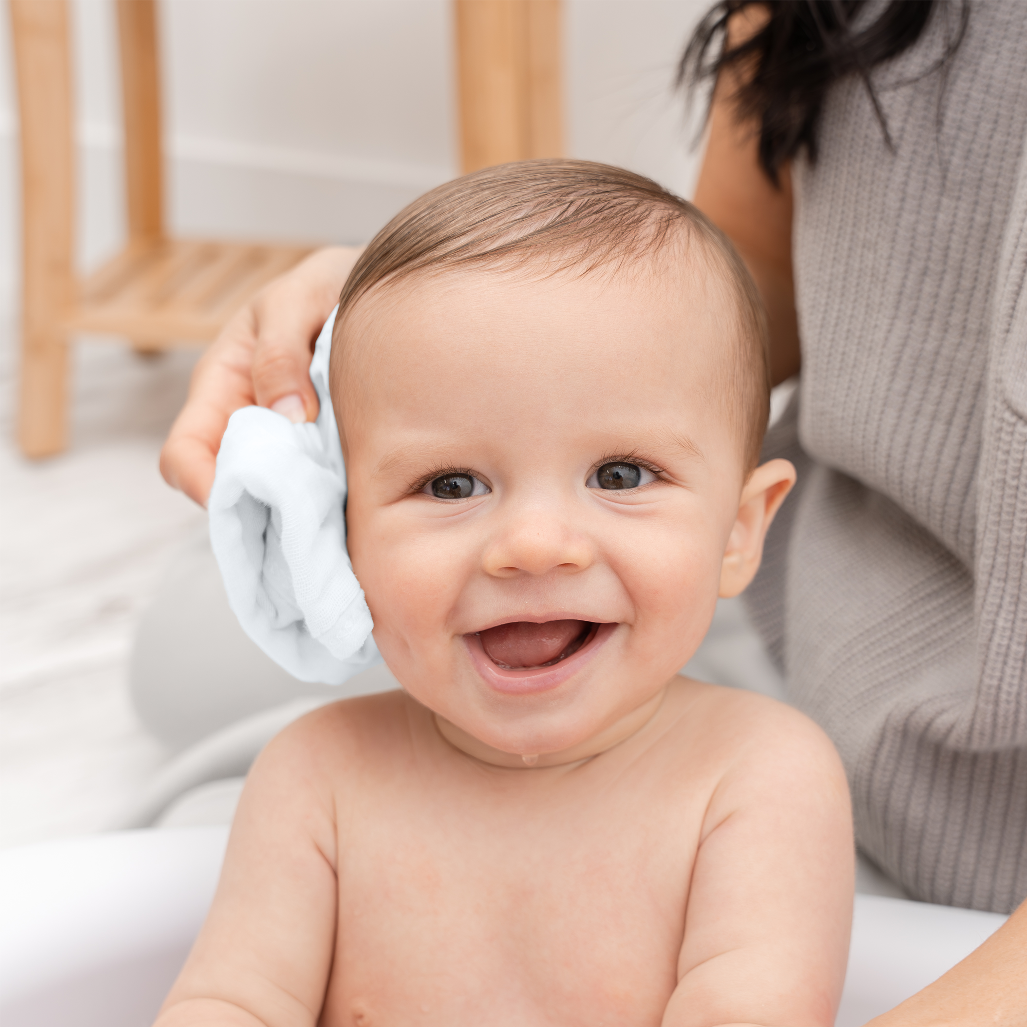Muslin Washcloths in White | Comfy Cubs - additional view