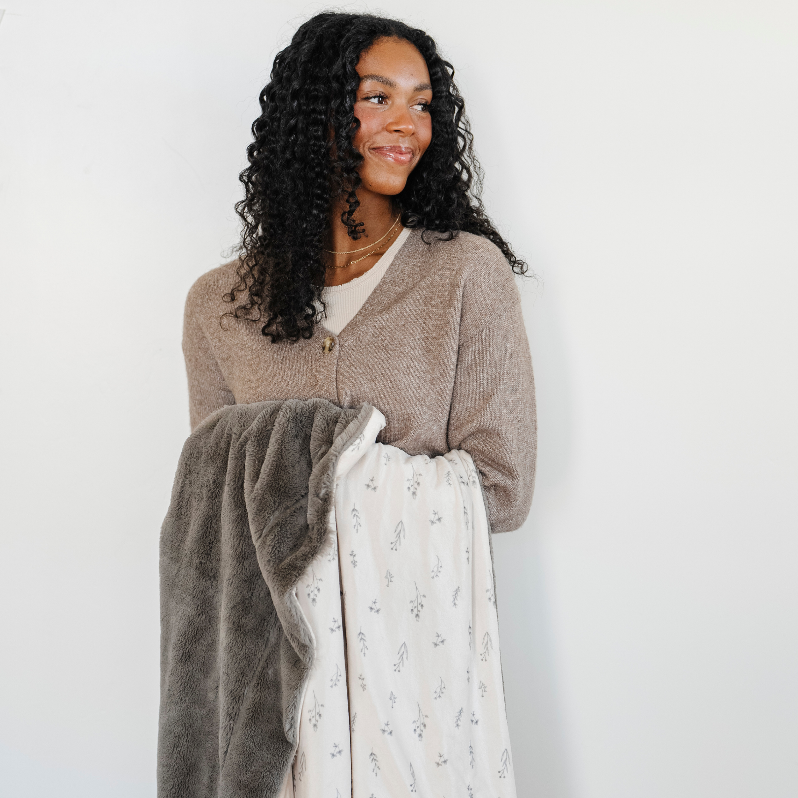 MINKY/LUSH THROW BLANKETS | Saranoni - additional view
