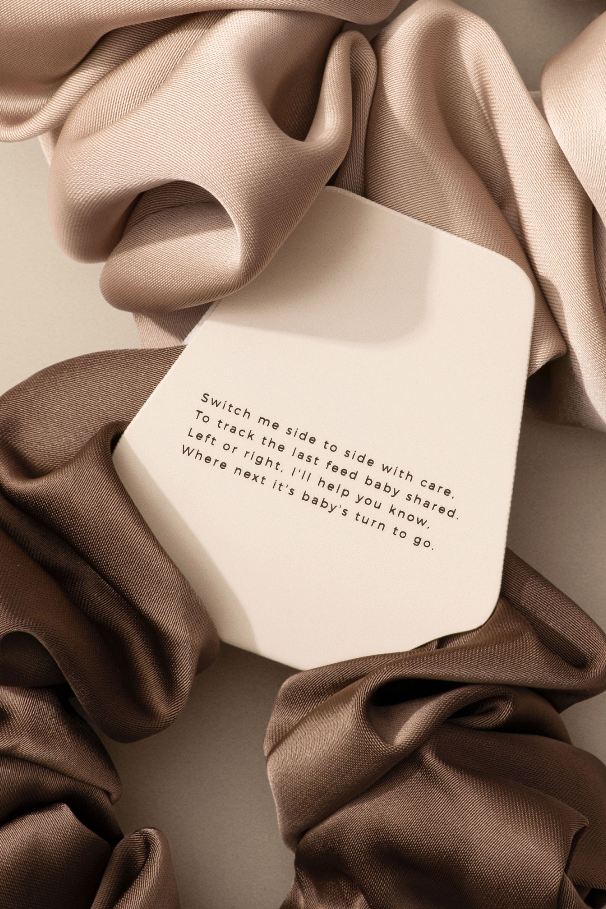 Breastfeeding Reminder Scrunchie | Le Lolo - additional view