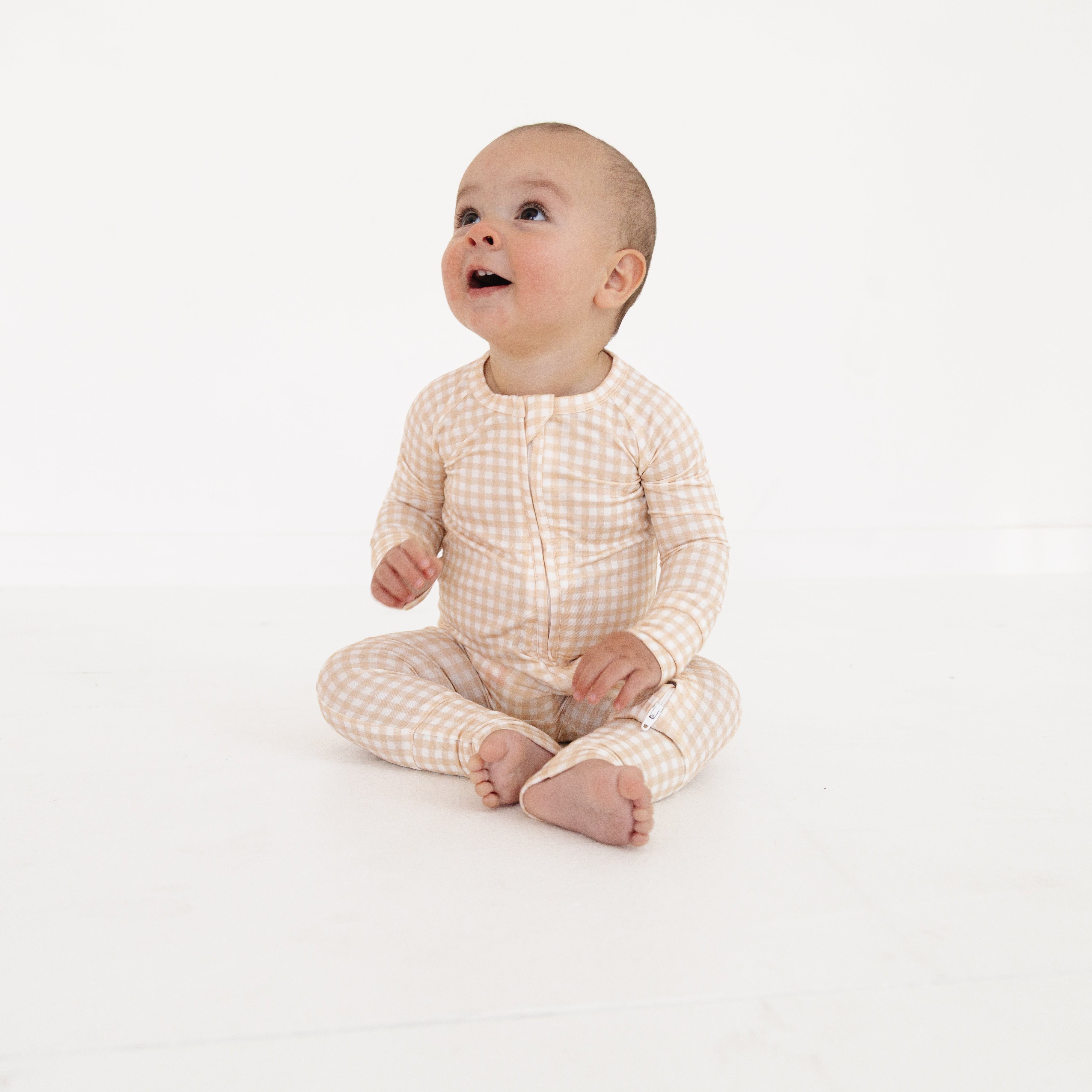 Sandstone Gingham Bamboo Sleeper | Motette - additional view
