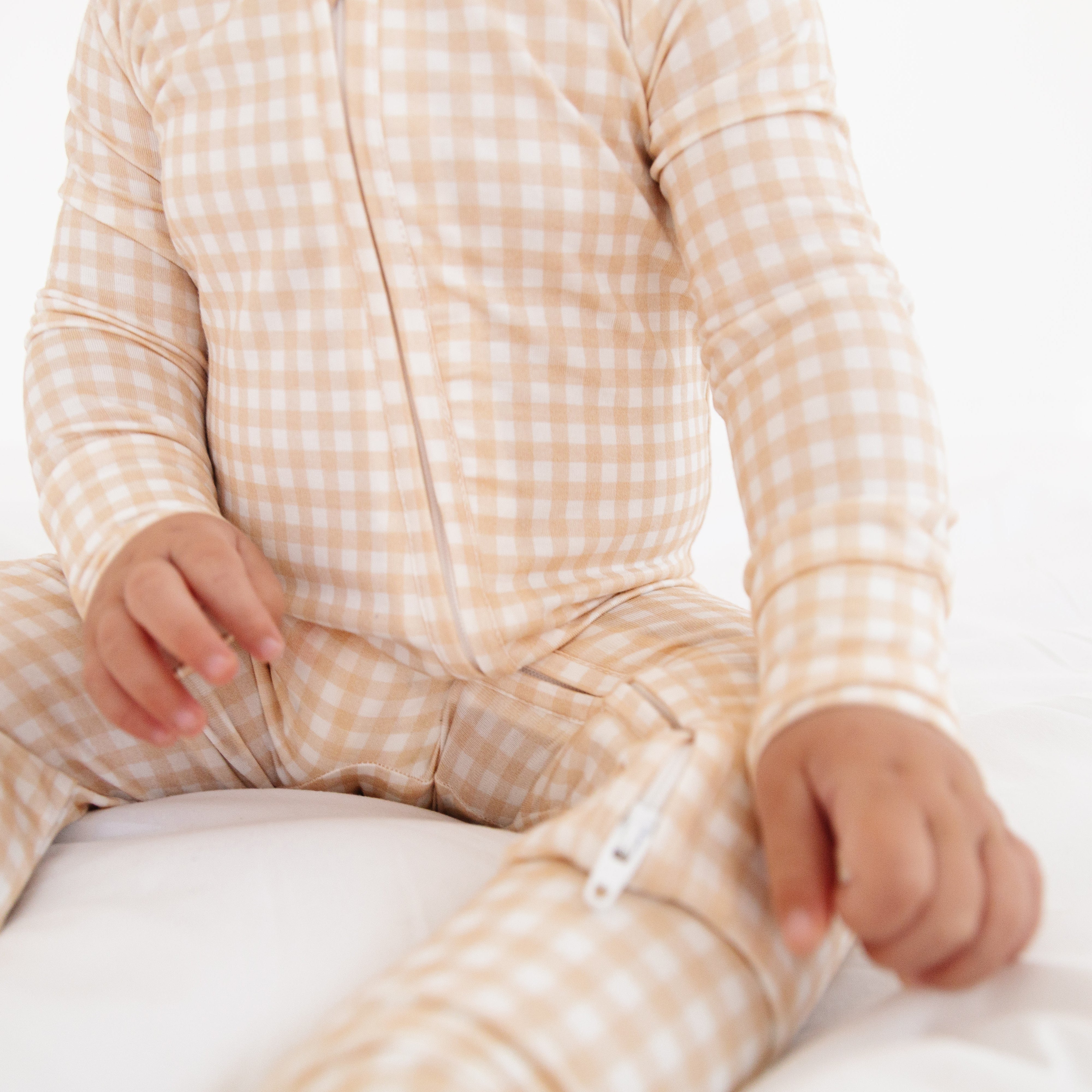 Sandstone Gingham Bamboo Sleeper | Motette - additional view