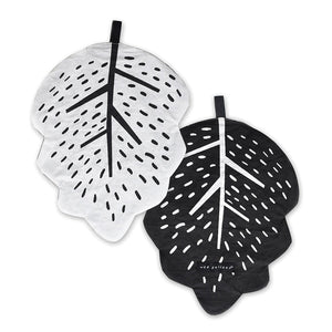Organic Crinkle Toy - Leaf | Wee Gallery - additional view