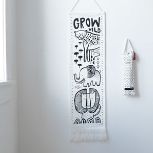 Canvas Growth Chart - Safari | Wee Gallery - additional view