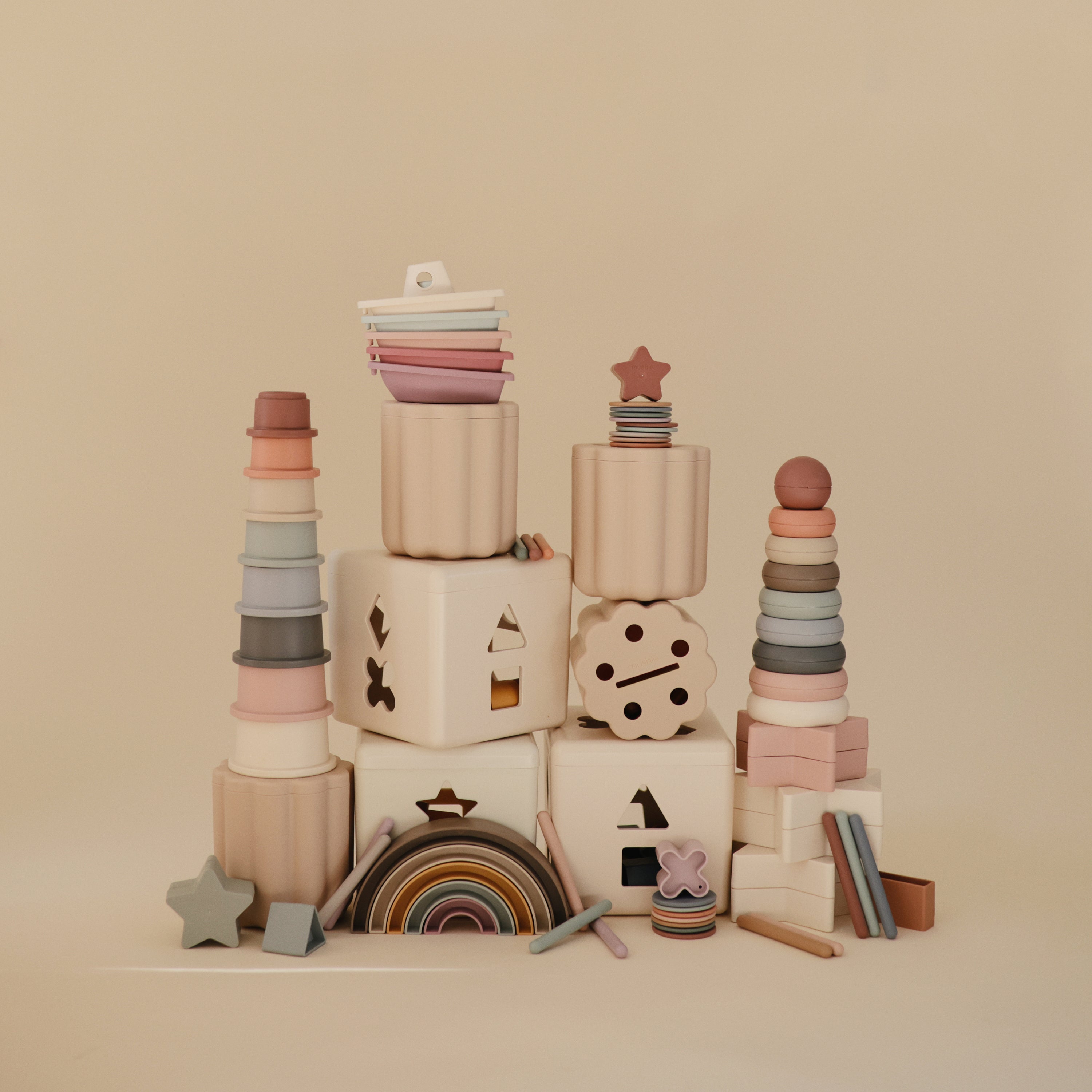 Coin & Tube Sorting Set | Mushie - additional view