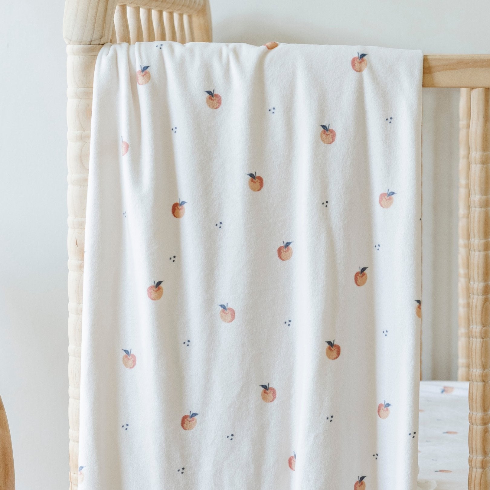 MINKY STRETCH LUXE SWADDLE/BLANKET | Saranoni - additional view
