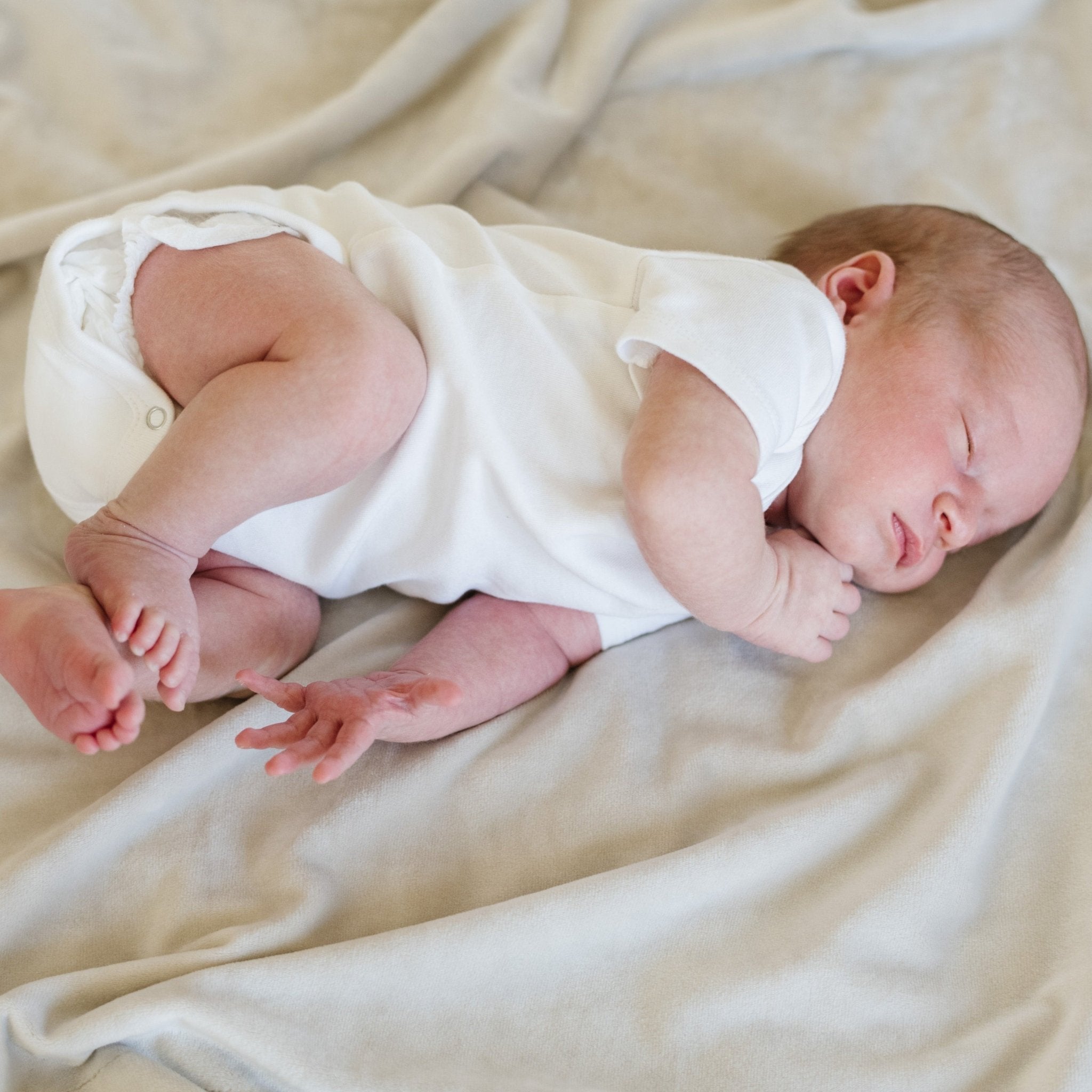MINKY STRETCH RECEIVING BLANKETS | Saranoni - additional view