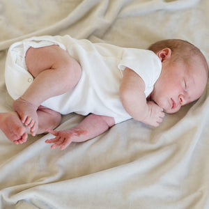 MINKY STRETCH RECEIVING BLANKETS | Saranoni - additional view