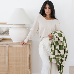 MINKY STRETCH THROW BLANKETS | Saranoni - additional view
