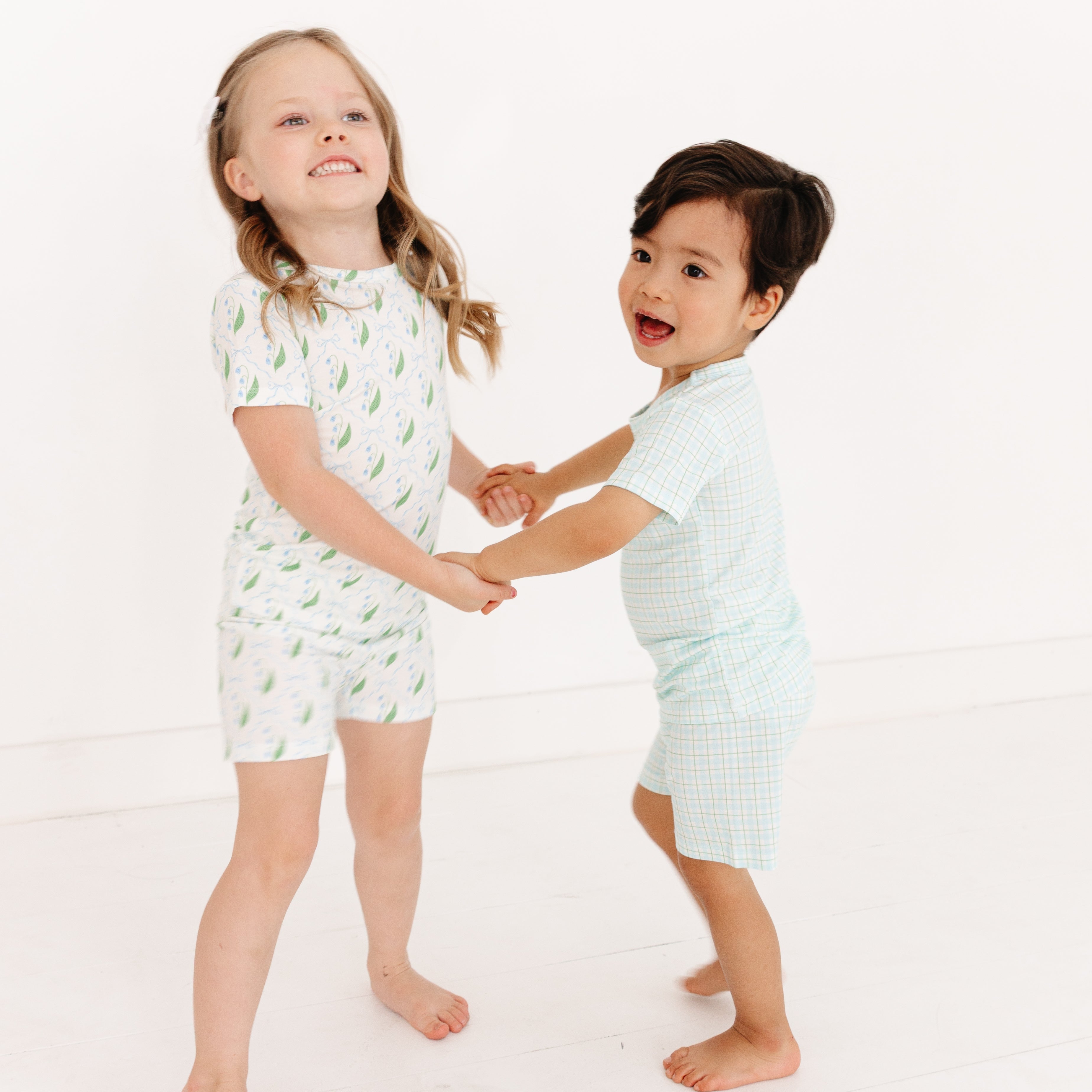 Bluegrass Picnic Short Sleeve & Shorts Bamboo Toddler Pajama Set | Motette - additional view