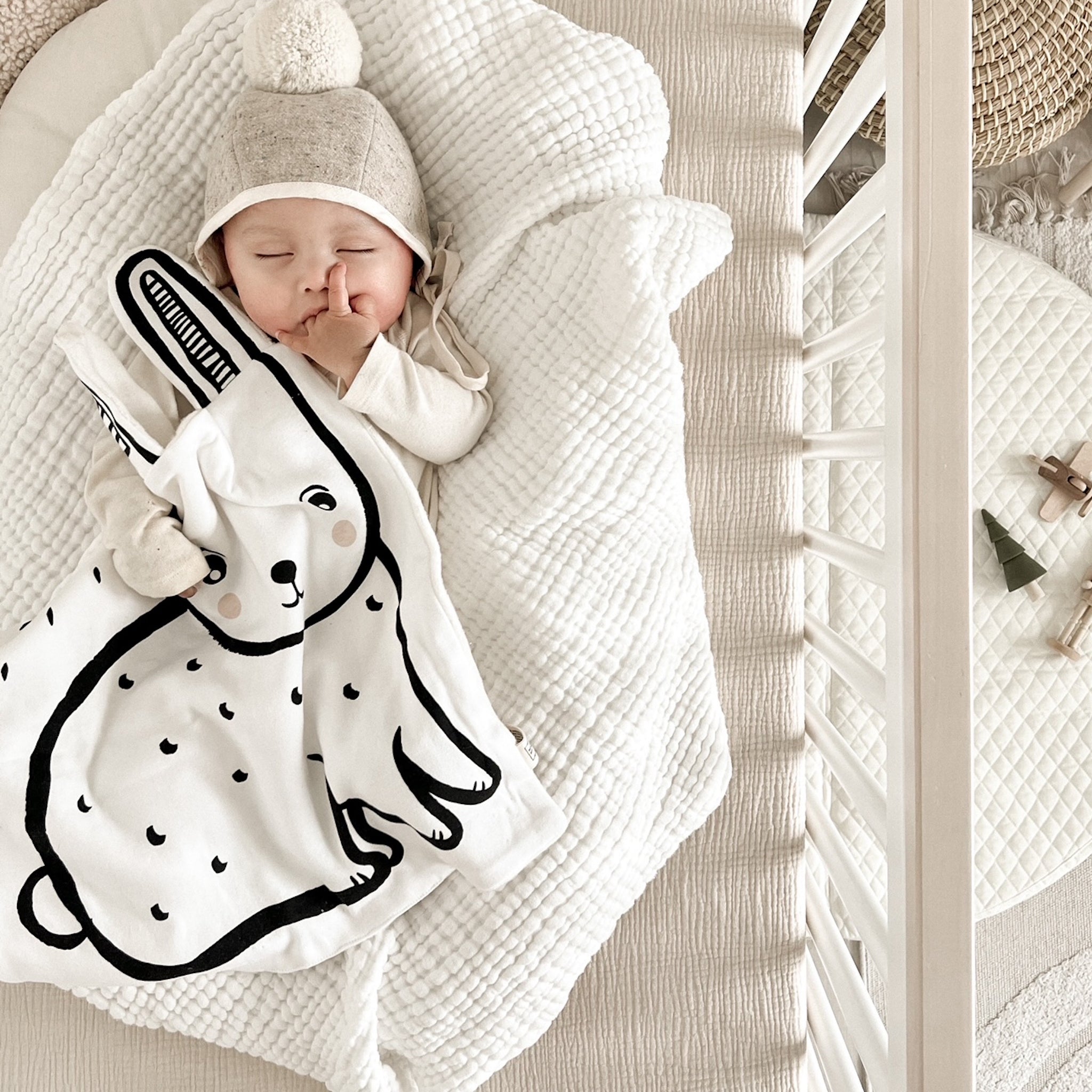 Organic Snuggle Blanket - Bear | Wee Gallery - additional view