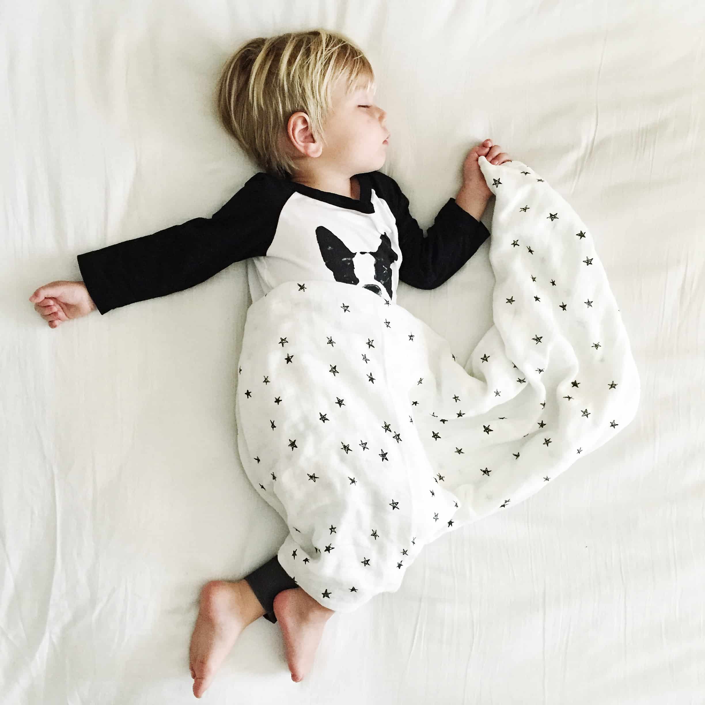 Organic Muslin Swaddle - Stars | Wee Gallery - additional view