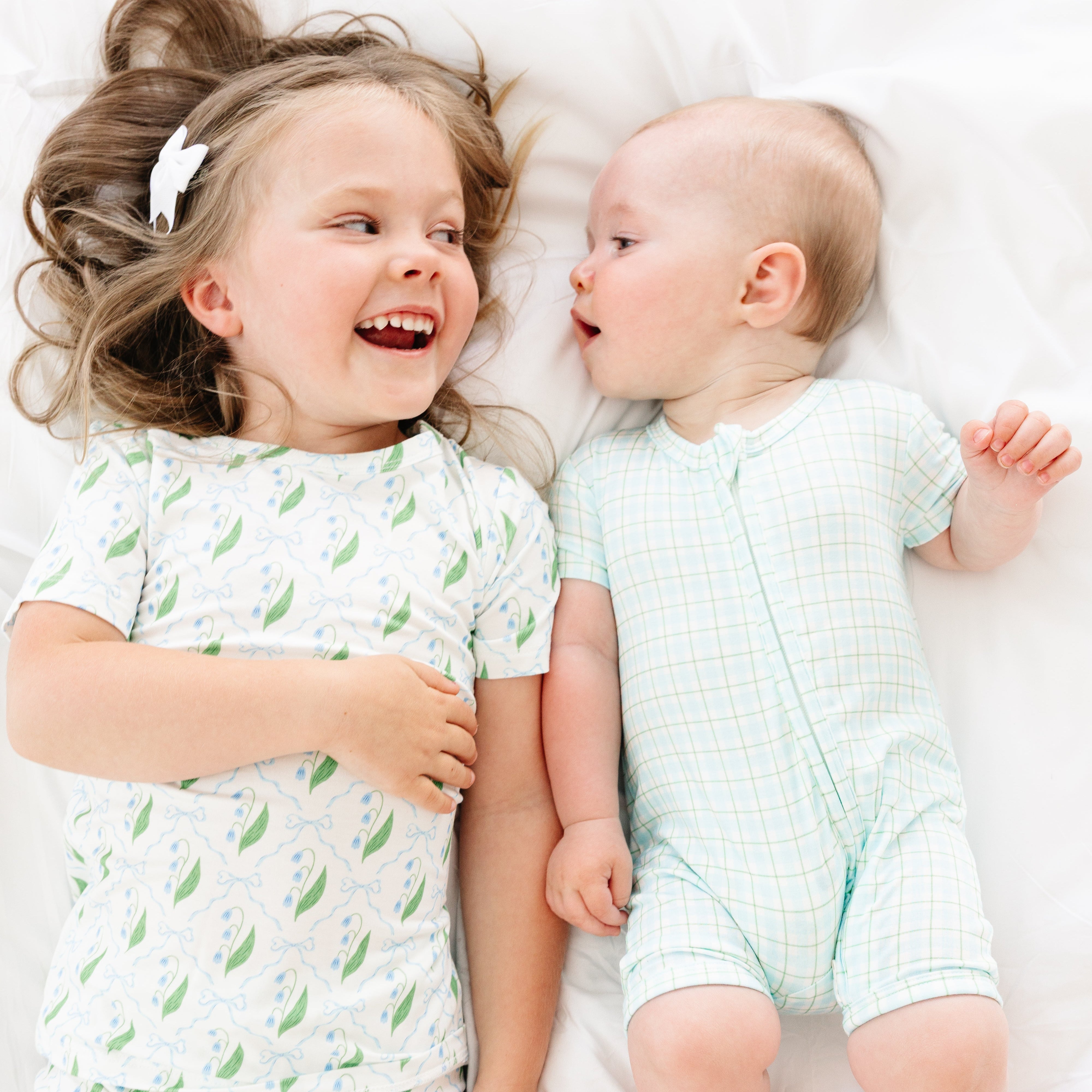 Bluebell Bows Short Sleeve & Shorts Bamboo Toddler Pajama Set | Motette - additional view