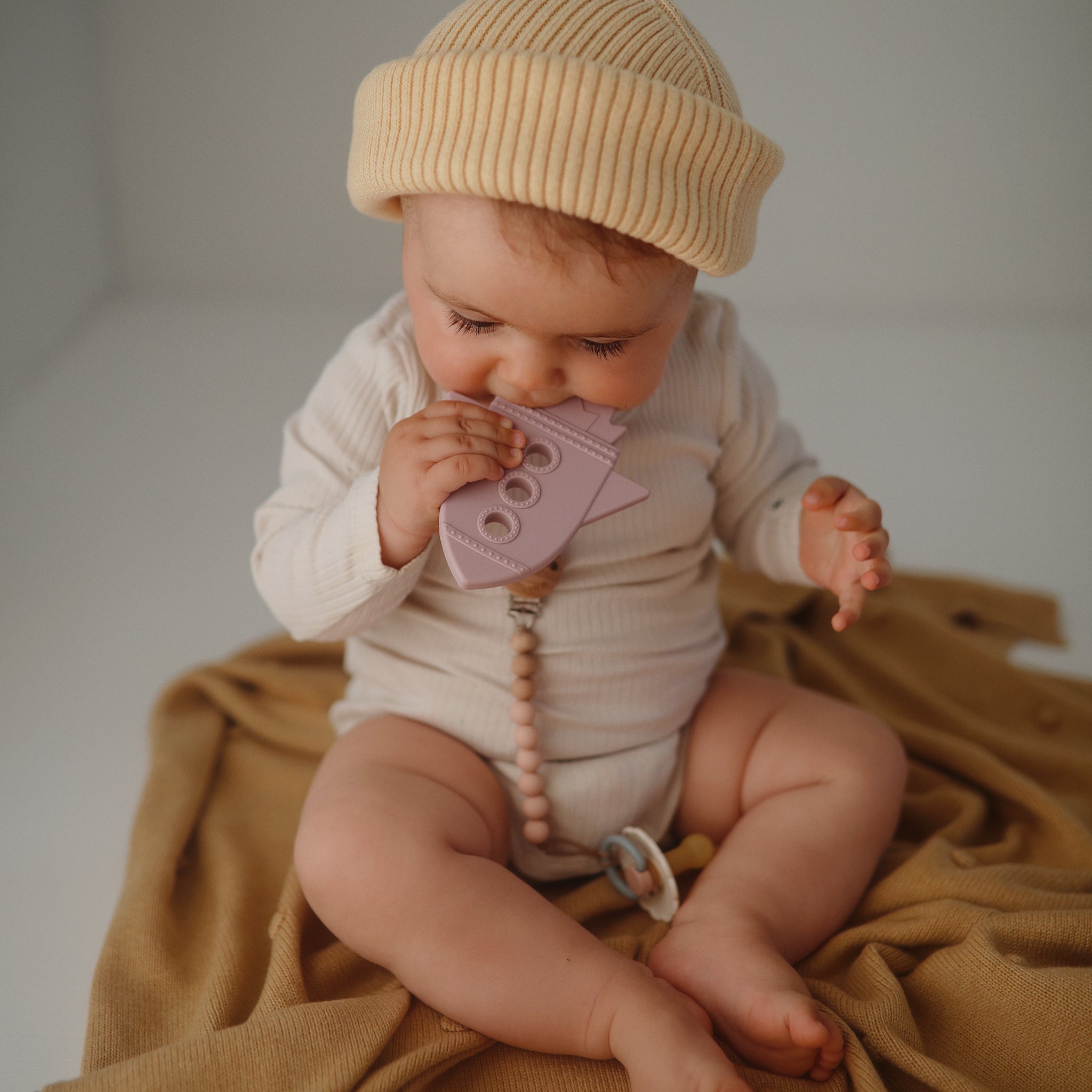 Rocket Teether | Mushie - additional view
