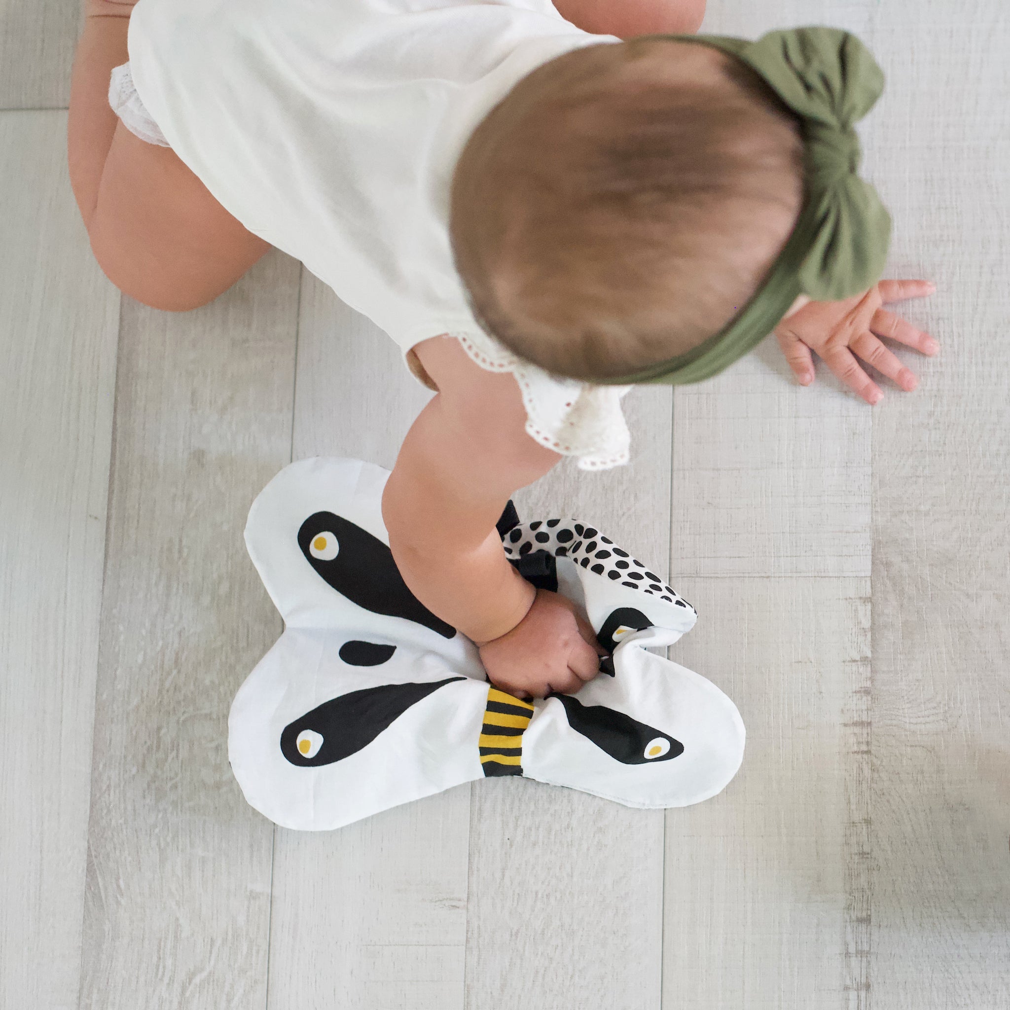 Organic Crinkle Toy - Butterfly | Wee Gallery - additional view